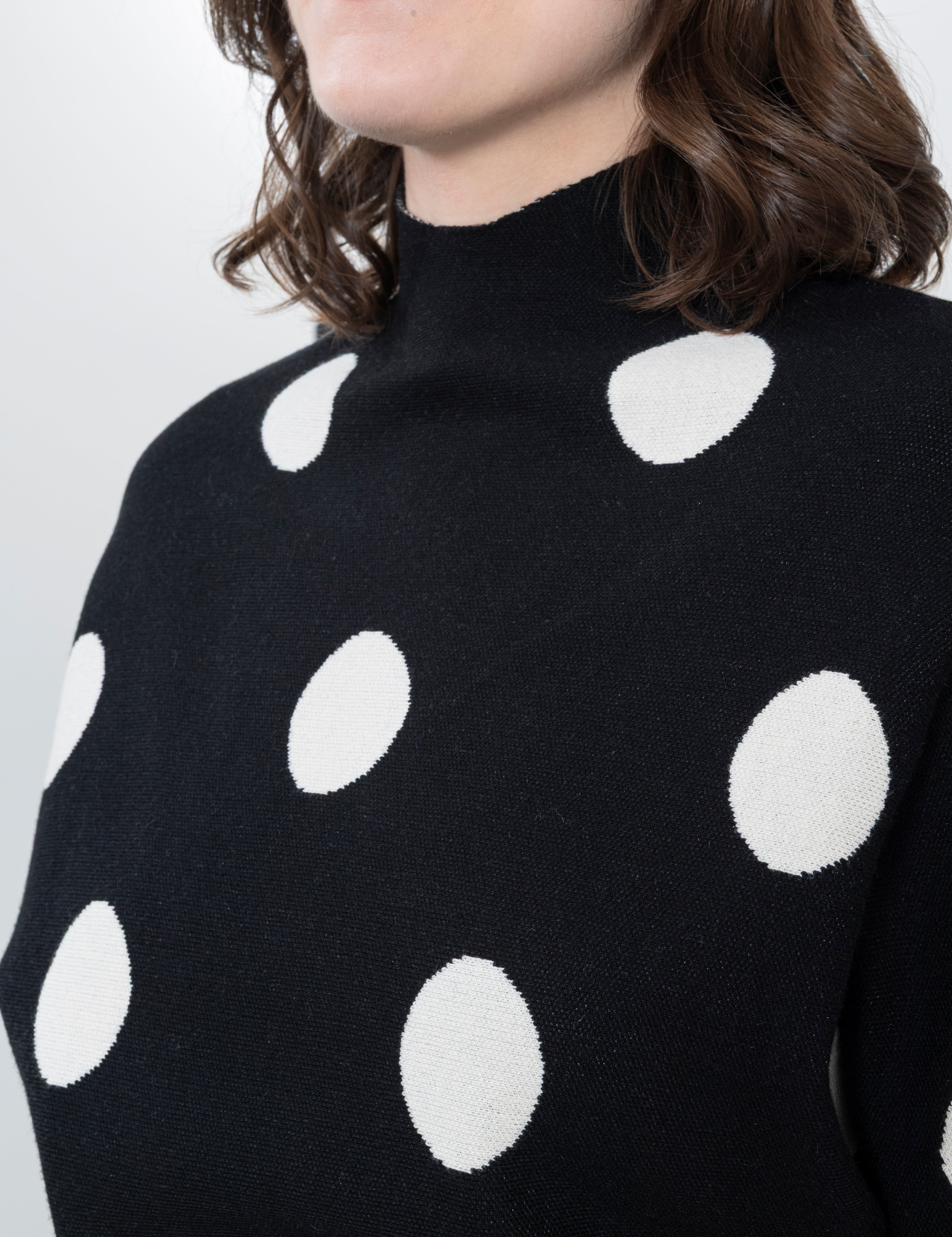 SWEATER NERO CLASICO