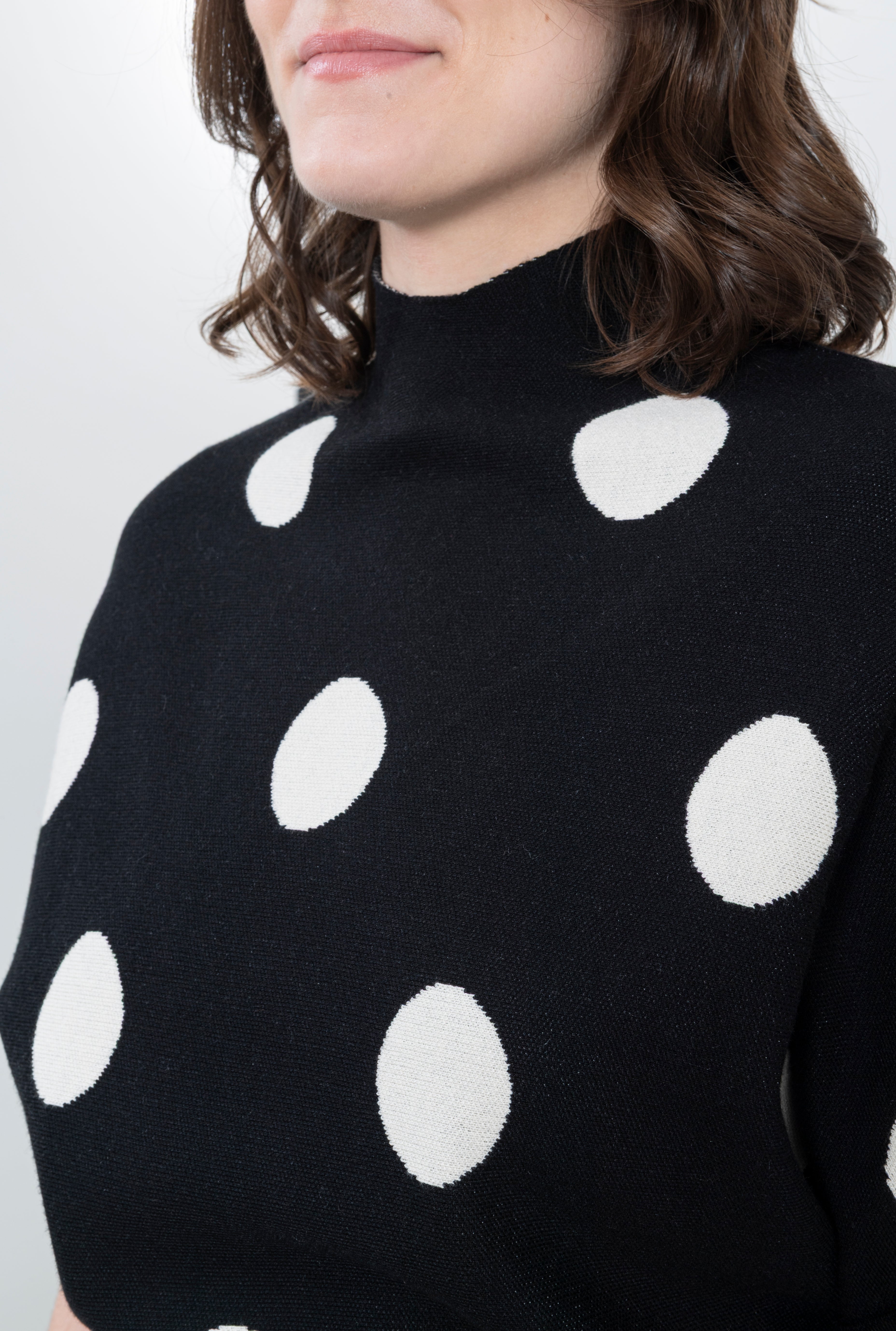 SWEATER NERO CLASICO